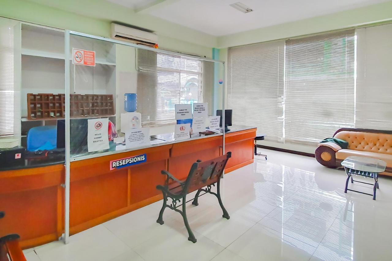 Urbanview Hotel Bartu Moh Toha Bandung By Reddoorz Exterior photo
